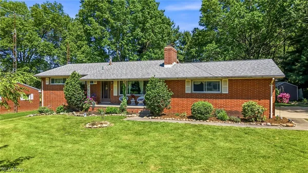 $250,000 | 6127 Columbus Road Northeast, Louisville, OH 44641