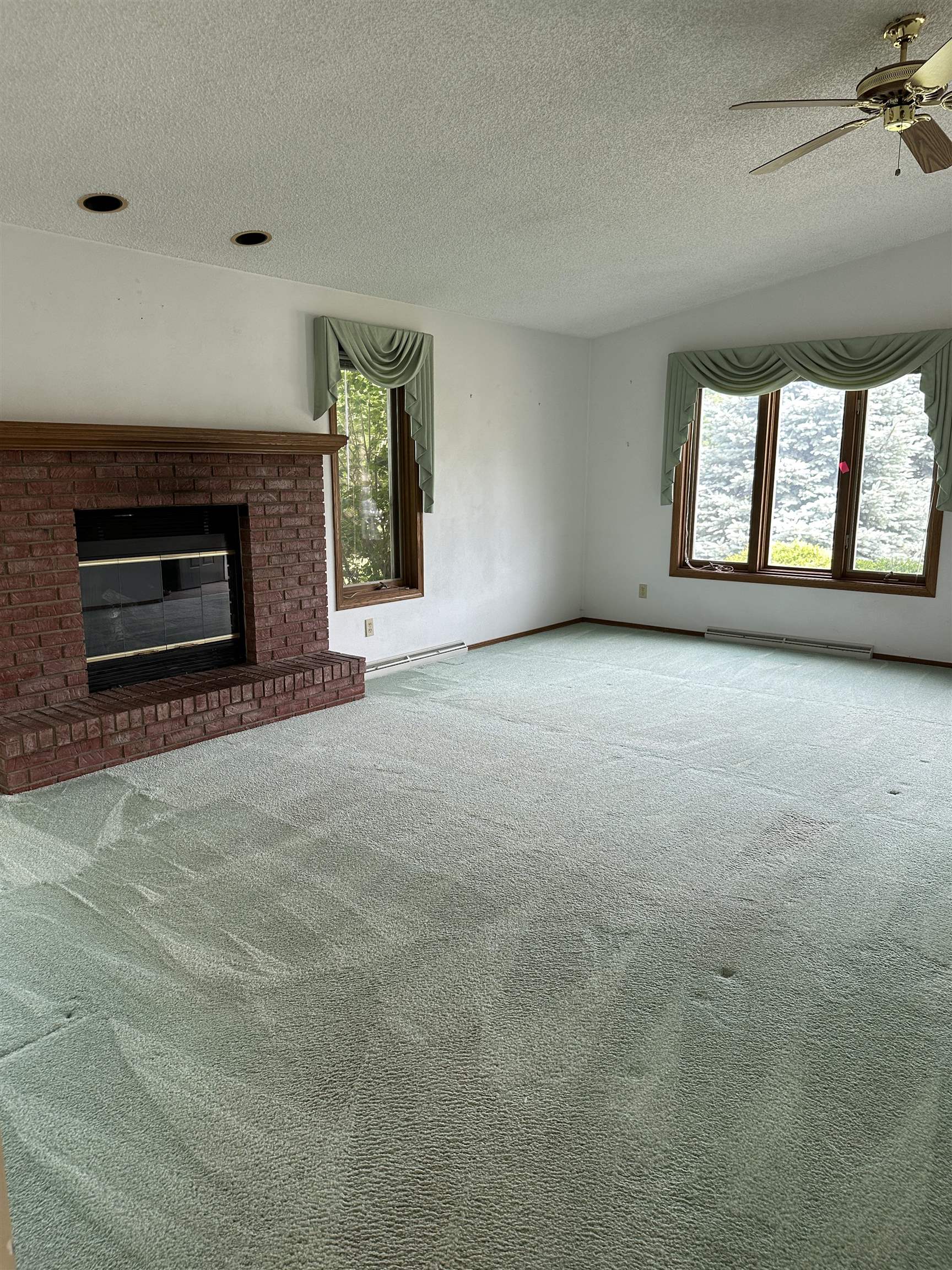 1429 Ridgeway Drive Neenah, WI 54956 - Photo 9 of 25