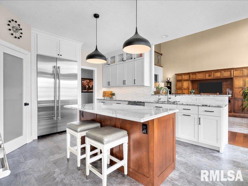 5498 Hugo Road Bettendorf, IA 52722 - Photo 11 of 40 Gallery Image 11