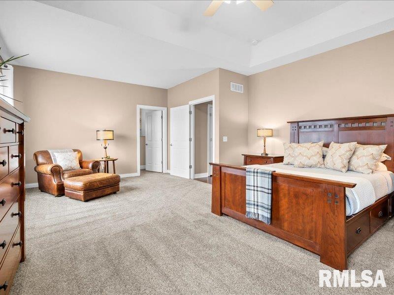 5498 Hugo Road Bettendorf, IA 52722 - Photo 16 of 40 Gallery Image 16