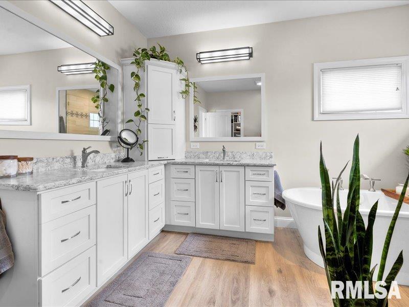 5498 Hugo Road Bettendorf, IA 52722 - Photo 18 of 40 Gallery Image 18