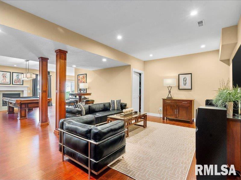 5498 Hugo Road Bettendorf, IA 52722 - Photo 27 of 40 Gallery Image 27