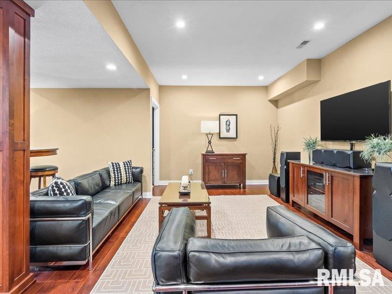 5498 Hugo Road Bettendorf, IA 52722 - Photo 28 of 40 Gallery Image 28