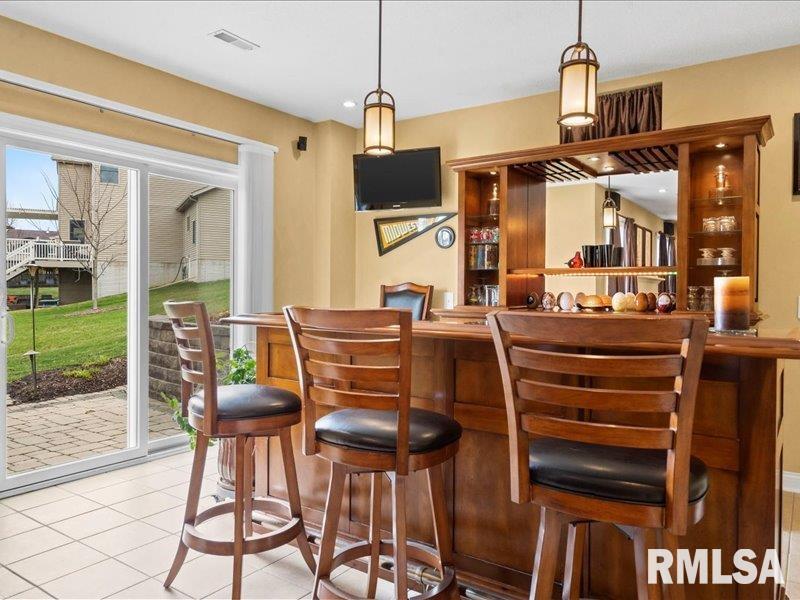 5498 Hugo Road Bettendorf, IA 52722 - Photo 31 of 40 Gallery Image 31