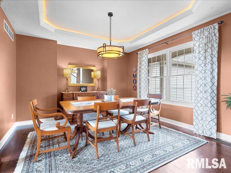 5498 Hugo Road Bettendorf, IA 52722 - Photo 7 of 40 Gallery Image 7