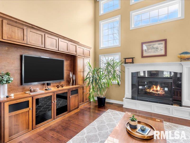 5498 Hugo Road Bettendorf, IA 52722 - Photo 9 of 40 Gallery Image 9