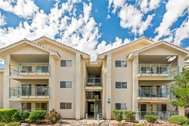 $158,000 | 3550 Bay Sands Drive, Unit 2048, Laughlin, NV 89029