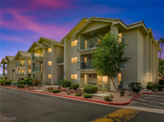 $158,000 | 3550 Bay Sands Drive, Unit 2048, Laughlin, NV 89029