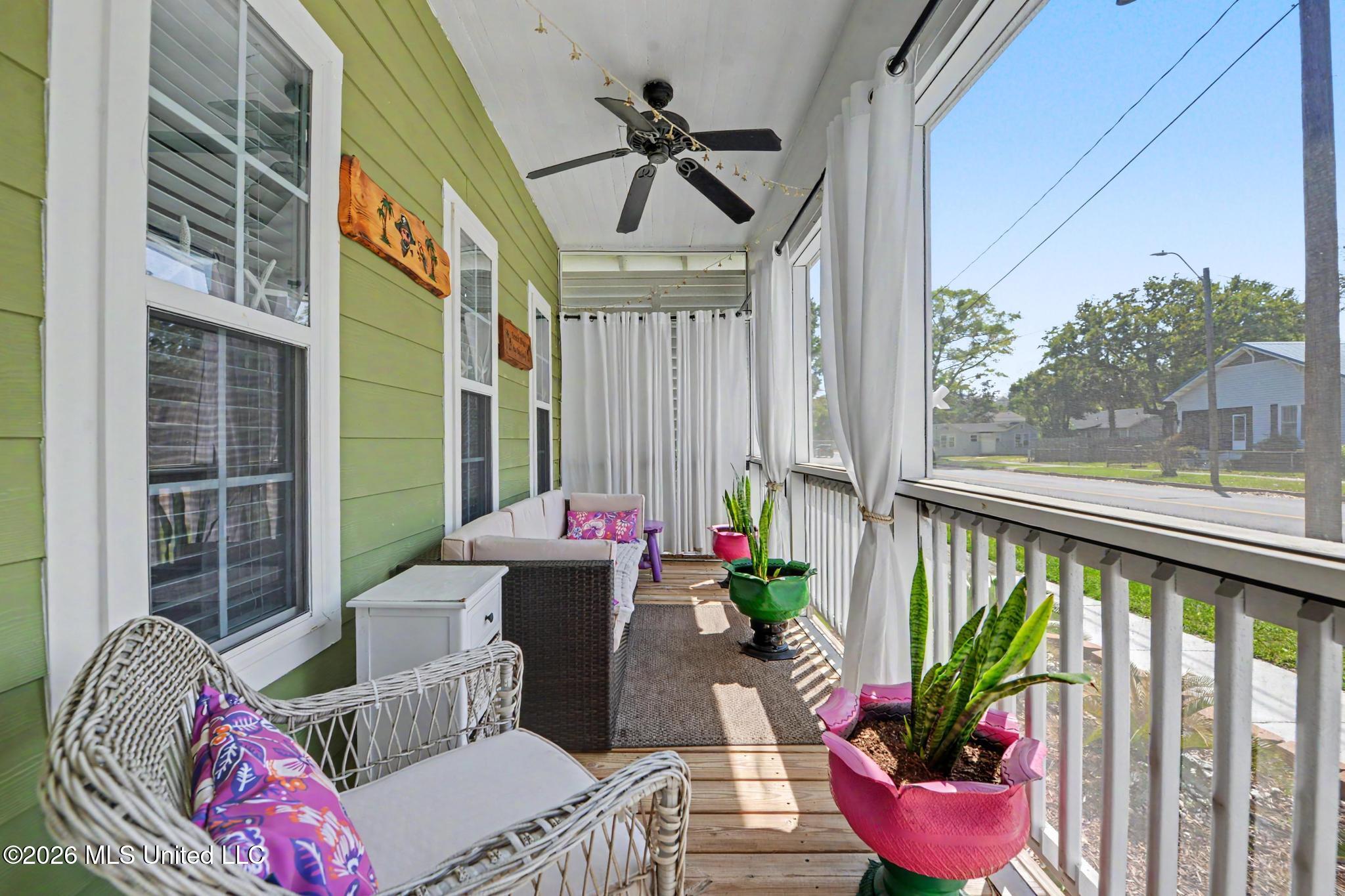 1220 33rd Avenue Gulfport, MS 39501 - Photo 3 of 28 003