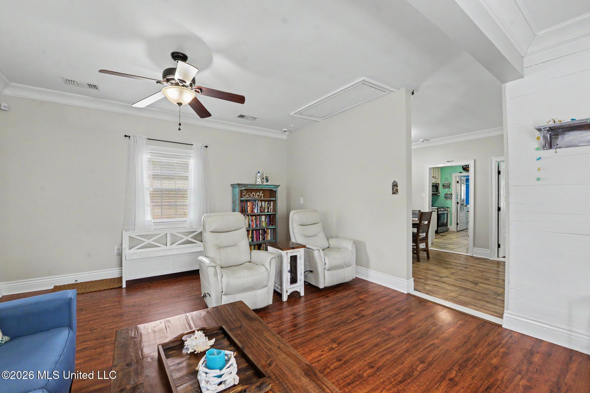 1220 33rd Avenue Gulfport, MS 39501 - Photo 5 of 28 005