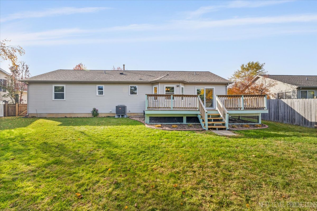 1146 Quail Run DeKalb, IL 60115 - Photo 25 of 31 a house view with a garden space