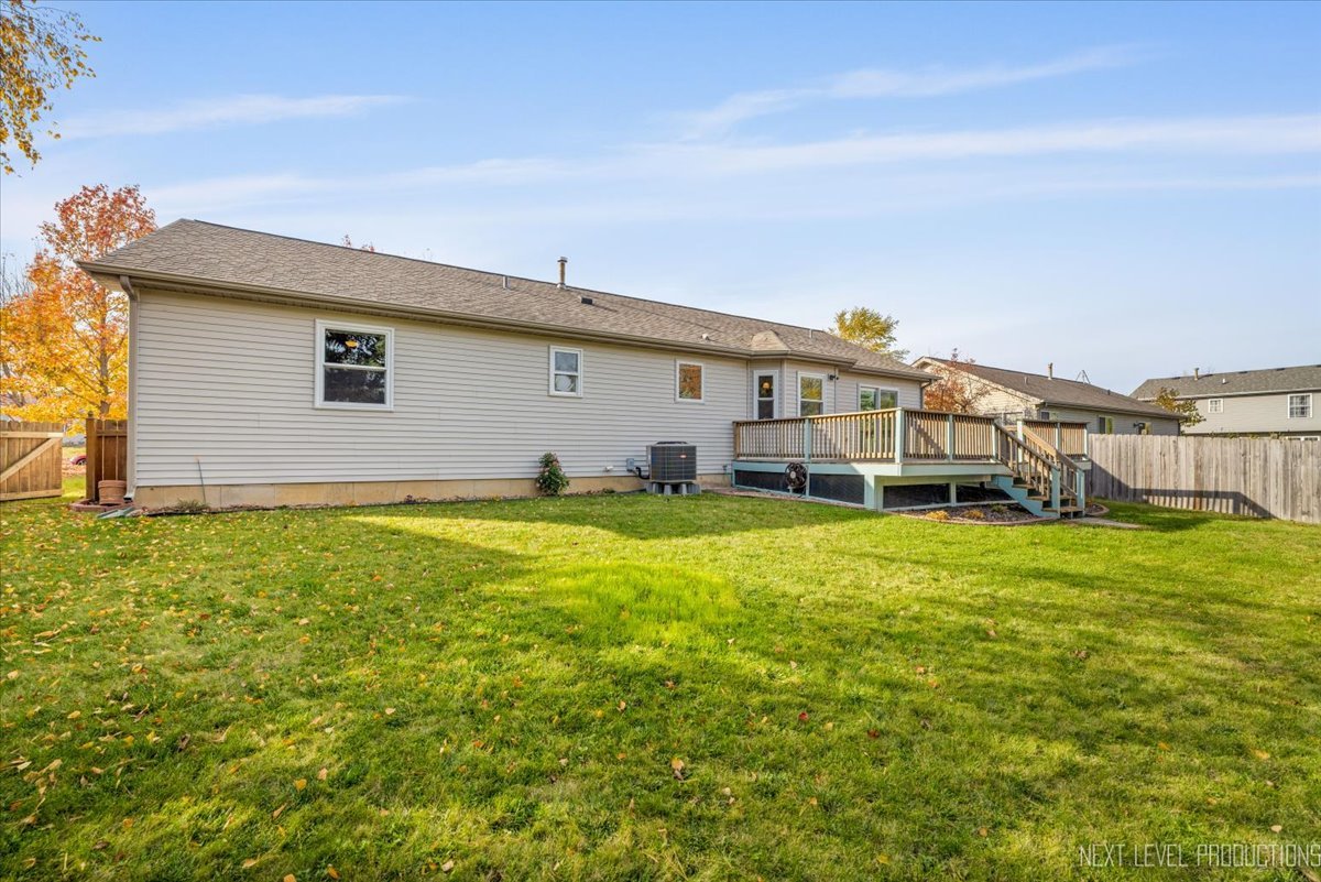 1146 Quail Run DeKalb, IL 60115 - Photo 26 of 31 a house view with a garden space
