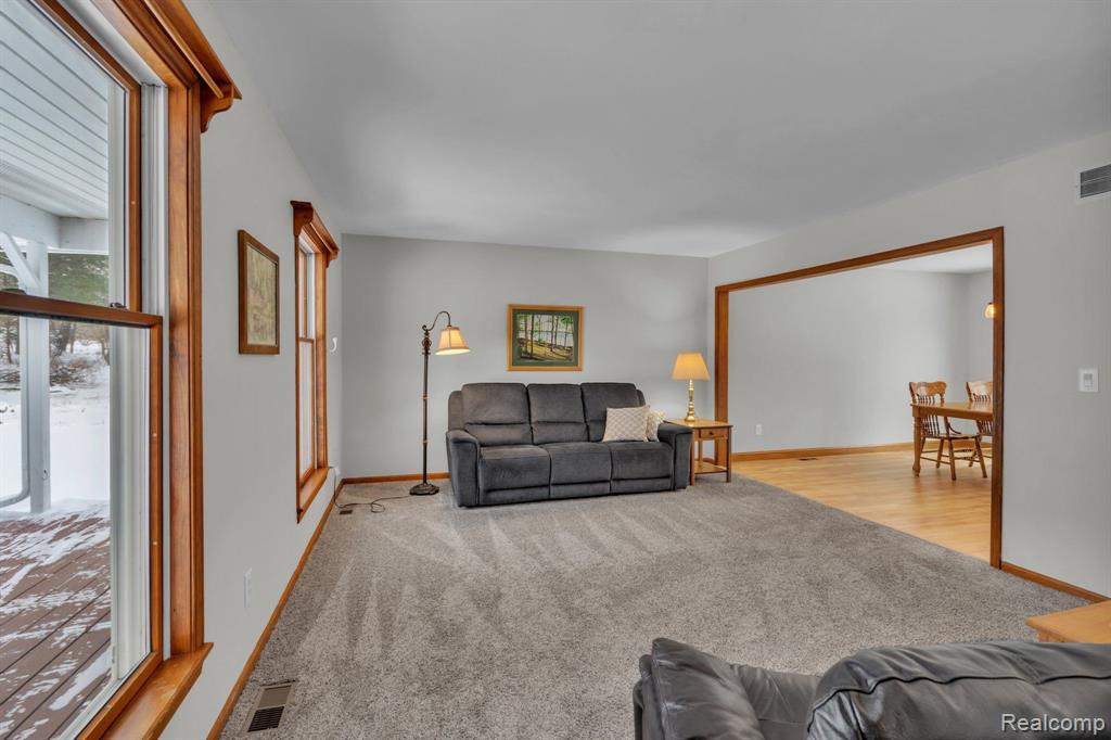 3558 Brighton Road Howell, MI 48843 - Photo 13 of 36