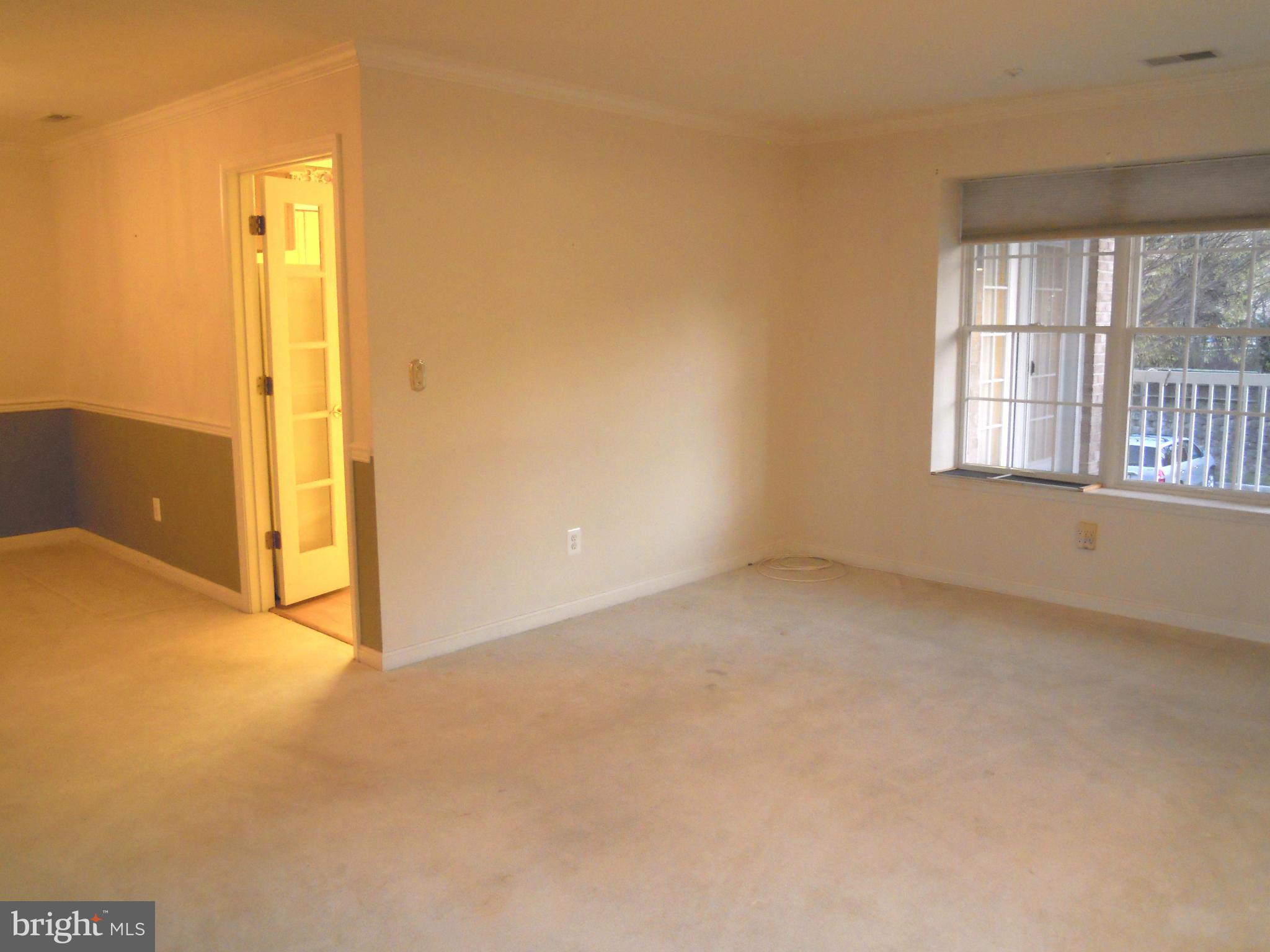 12300 Rosslare Ridge Road, Unit 208 Lutherville-Timonium, MD 21093 - Photo 10 of 17 Living Room