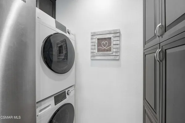 a close up view of a washer and dryer