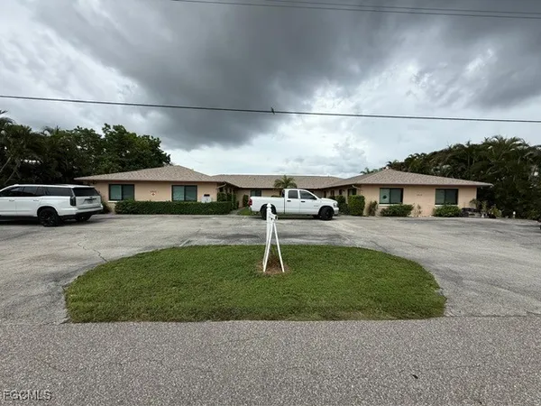 $2,250 | 3913 Southeast 11th Place, Unit 4, Cape Coral, FL 33904