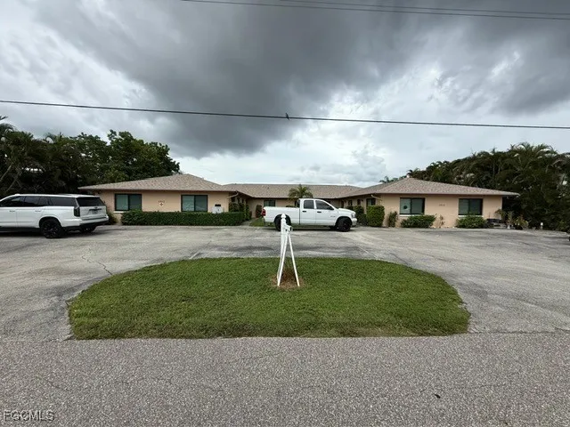 $2,250 | 3913 Southeast 11th Place, Unit 4, Cape Coral, FL 33904