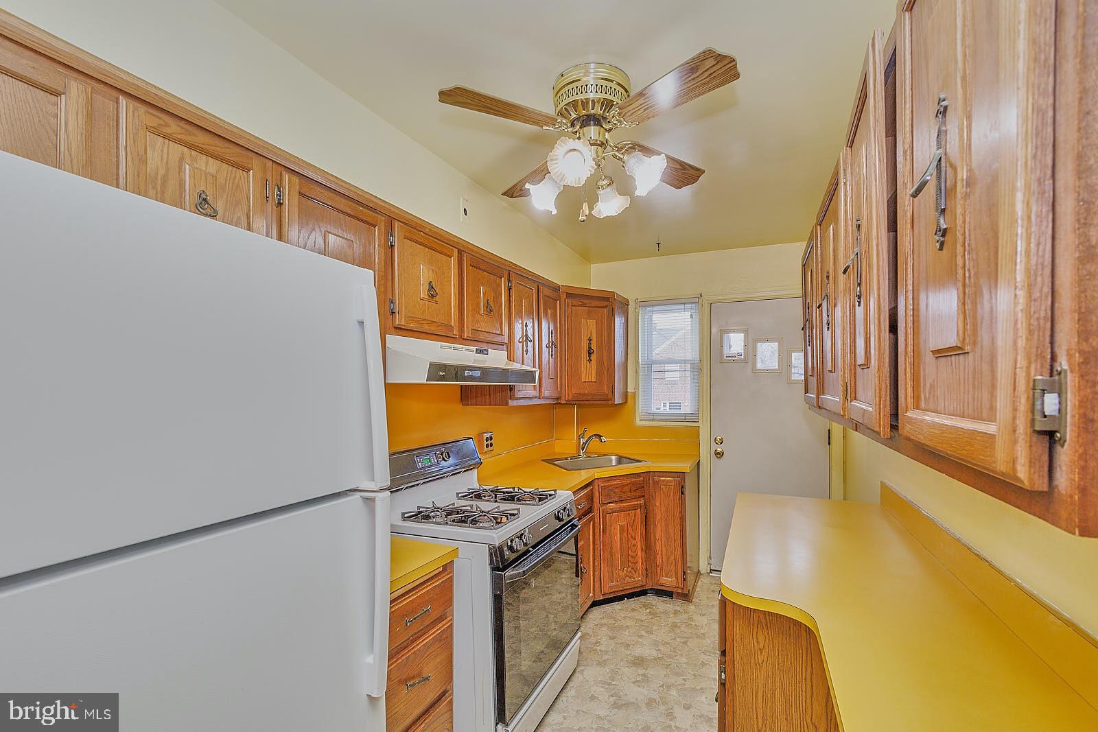 5562 Channing Road Baltimore, MD 21229 - Photo 12 of 43