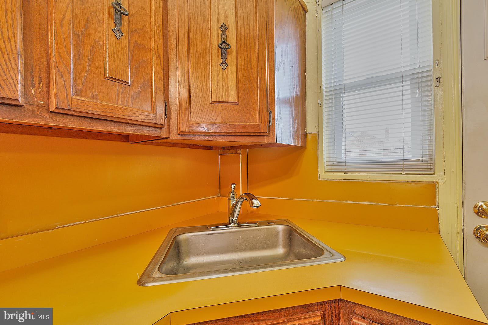 5562 Channing Road Baltimore, MD 21229 - Photo 14 of 43