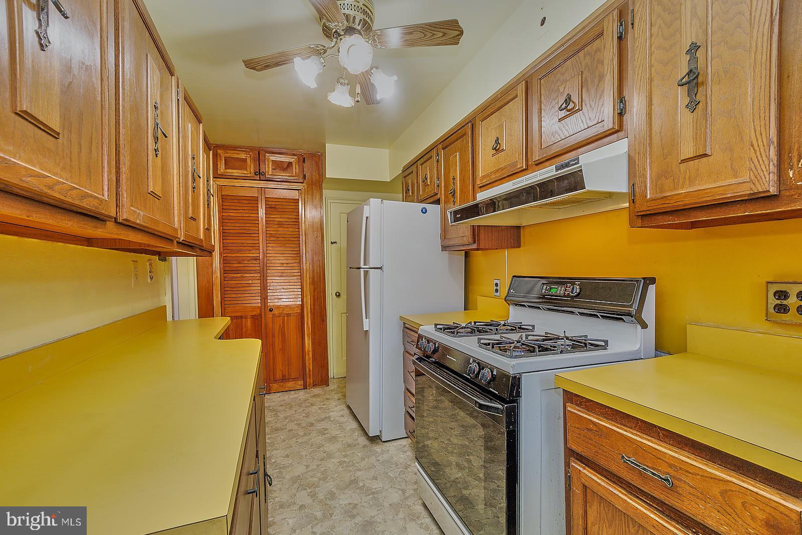 5562 Channing Road Baltimore, MD 21229 - Photo 15 of 43