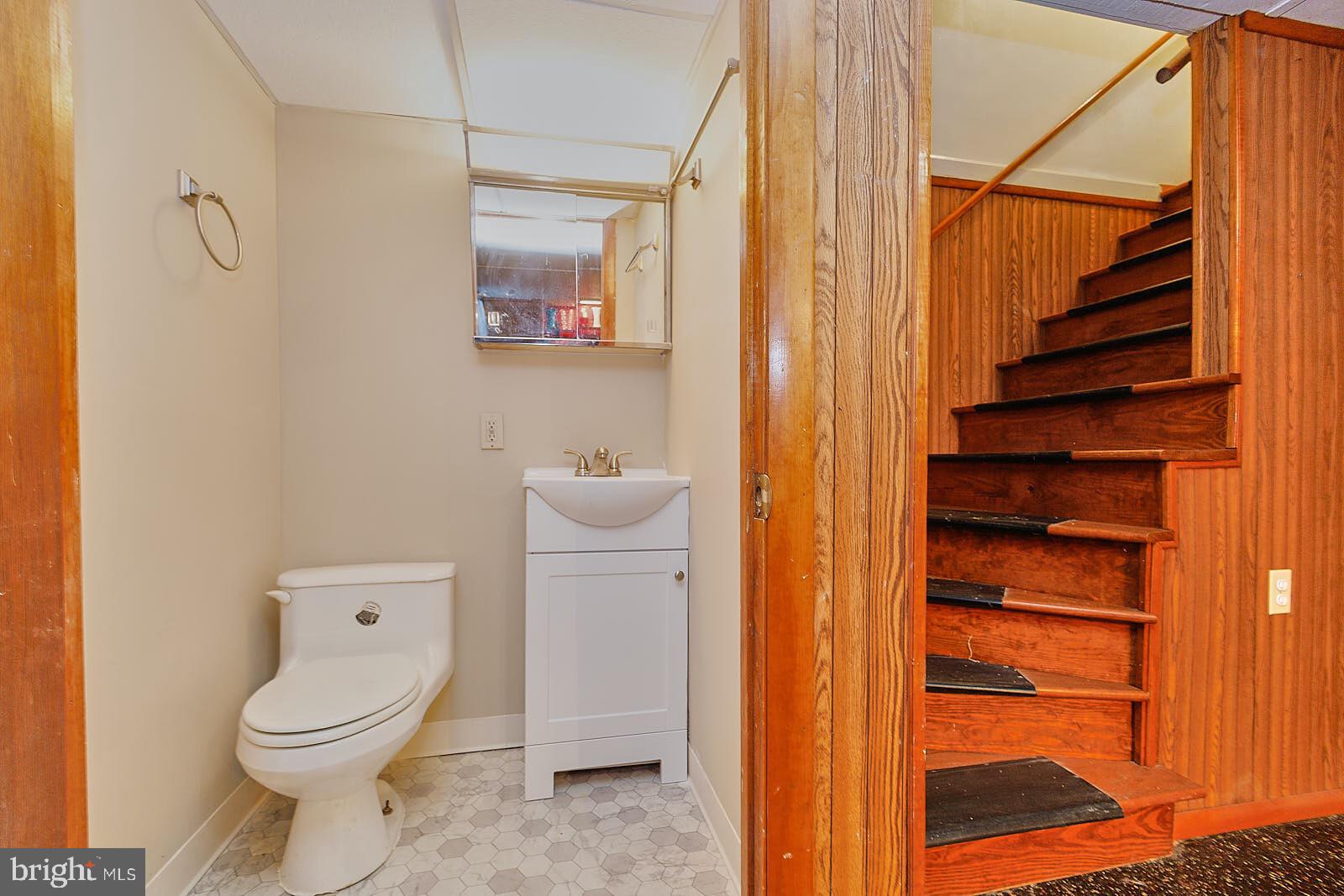 5562 Channing Road Baltimore, MD 21229 - Photo 35 of 43