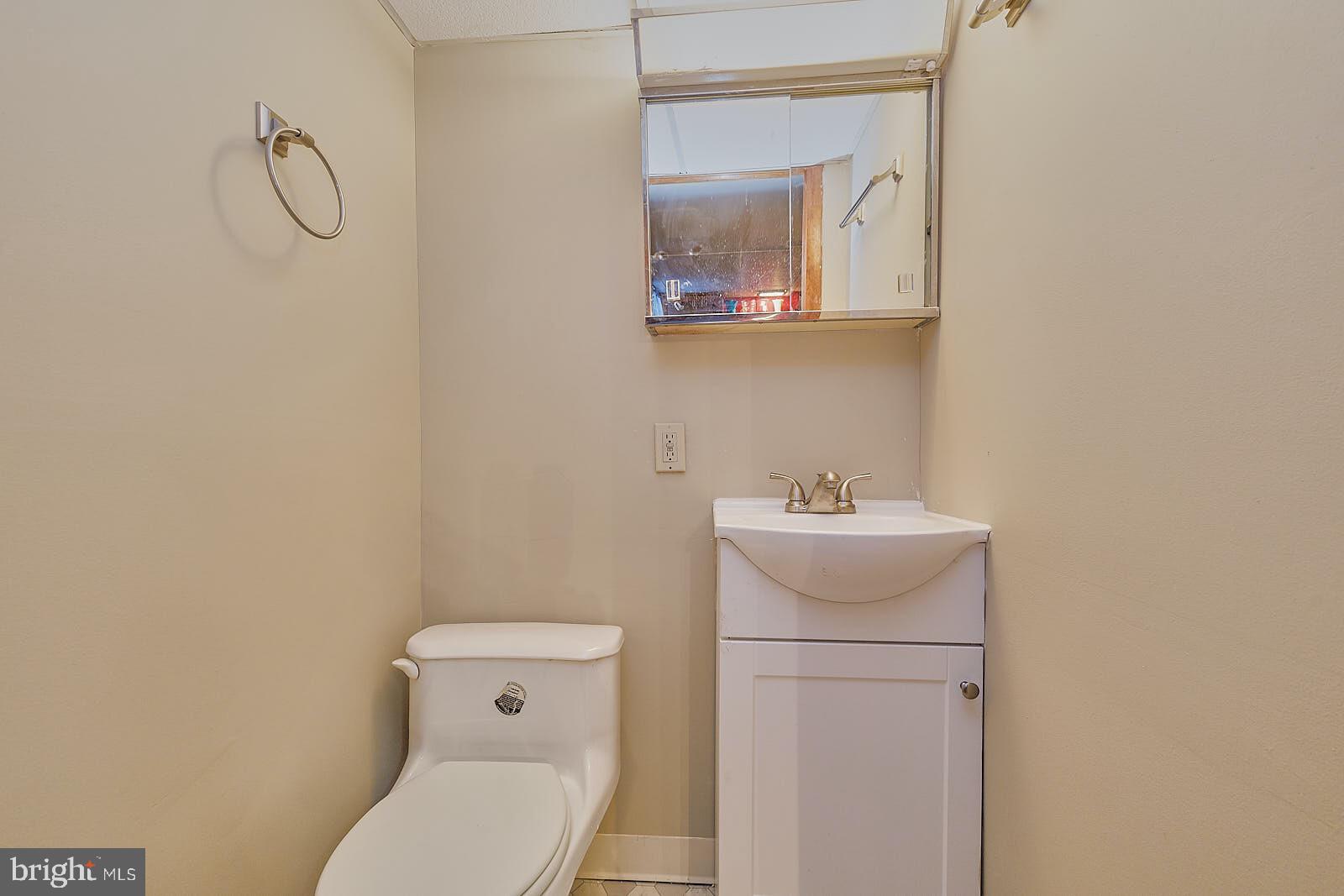 5562 Channing Road Baltimore, MD 21229 - Photo 36 of 43