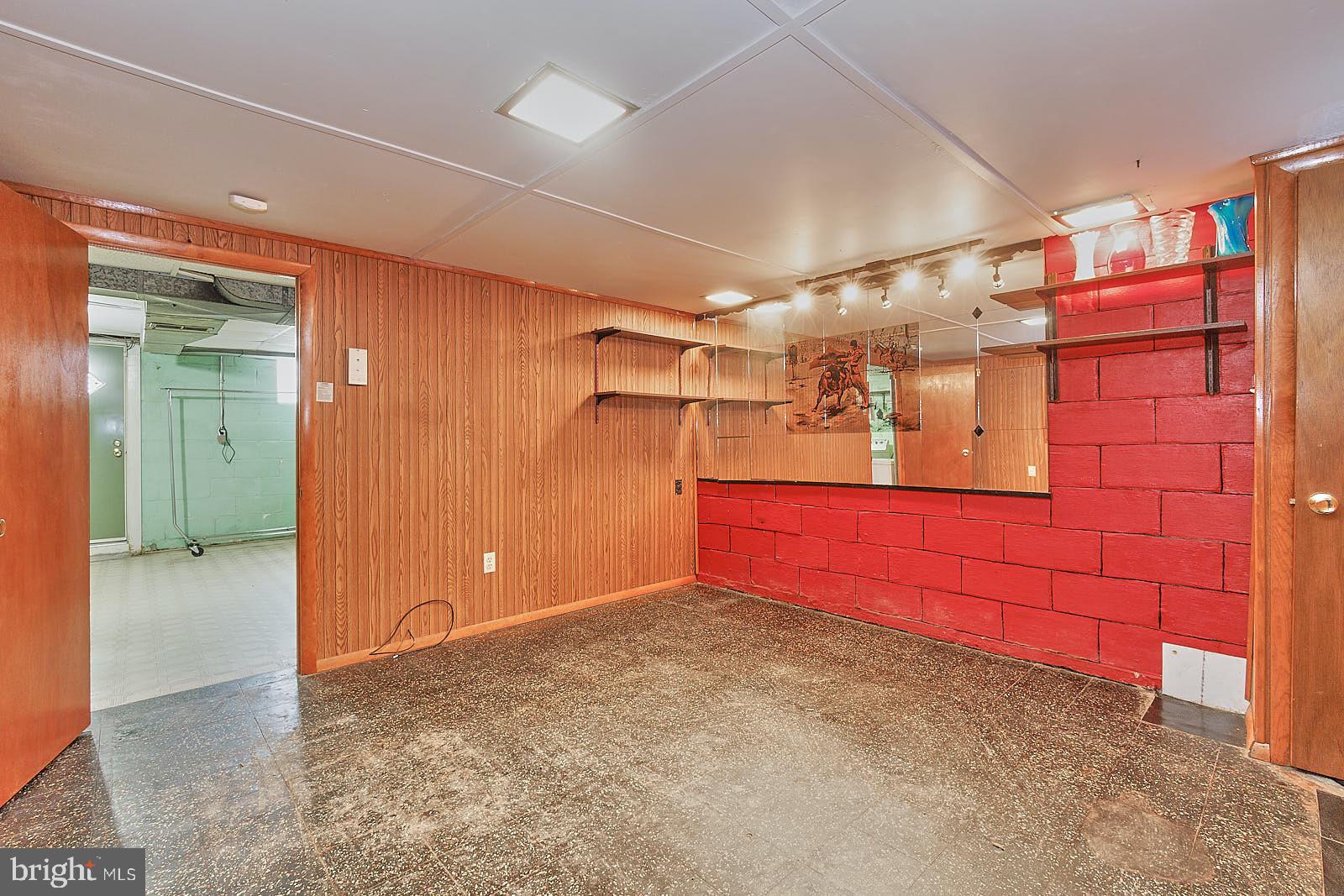 5562 Channing Road Baltimore, MD 21229 - Photo 37 of 43