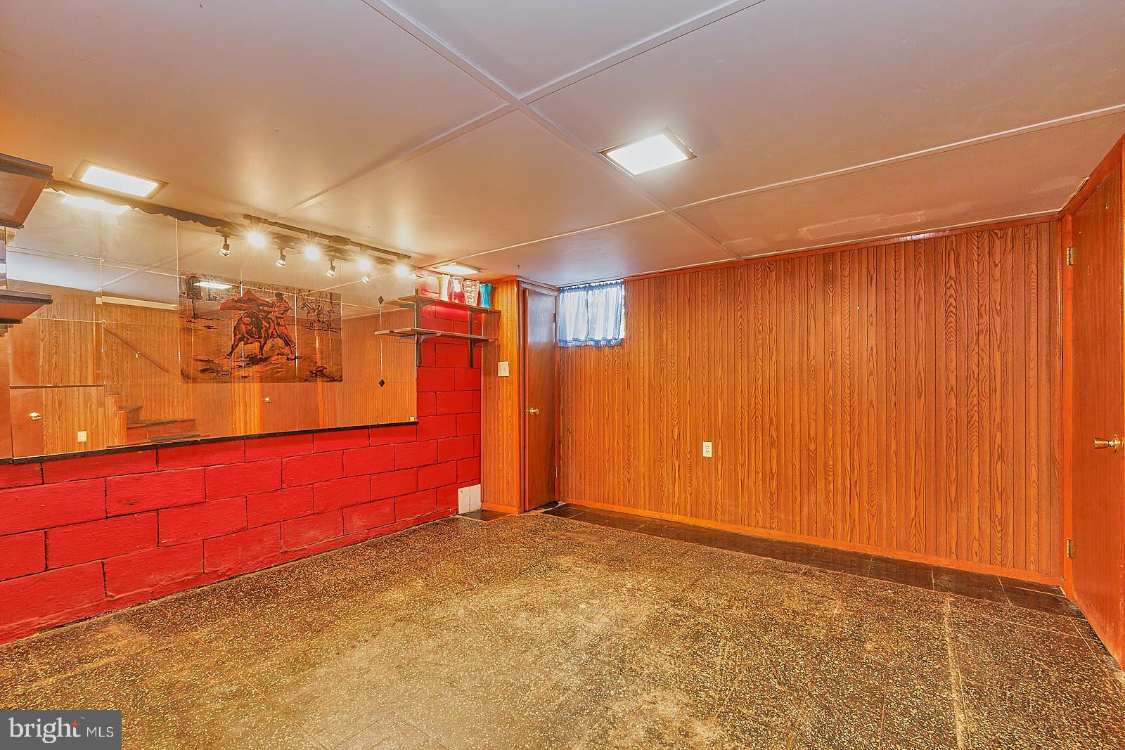 5562 Channing Road Baltimore, MD 21229 - Photo 38 of 43