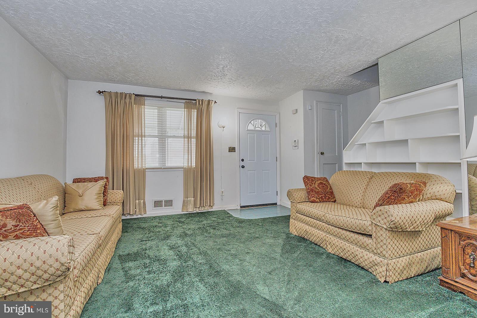 5562 Channing Road Baltimore, MD 21229 - Photo 4 of 43
