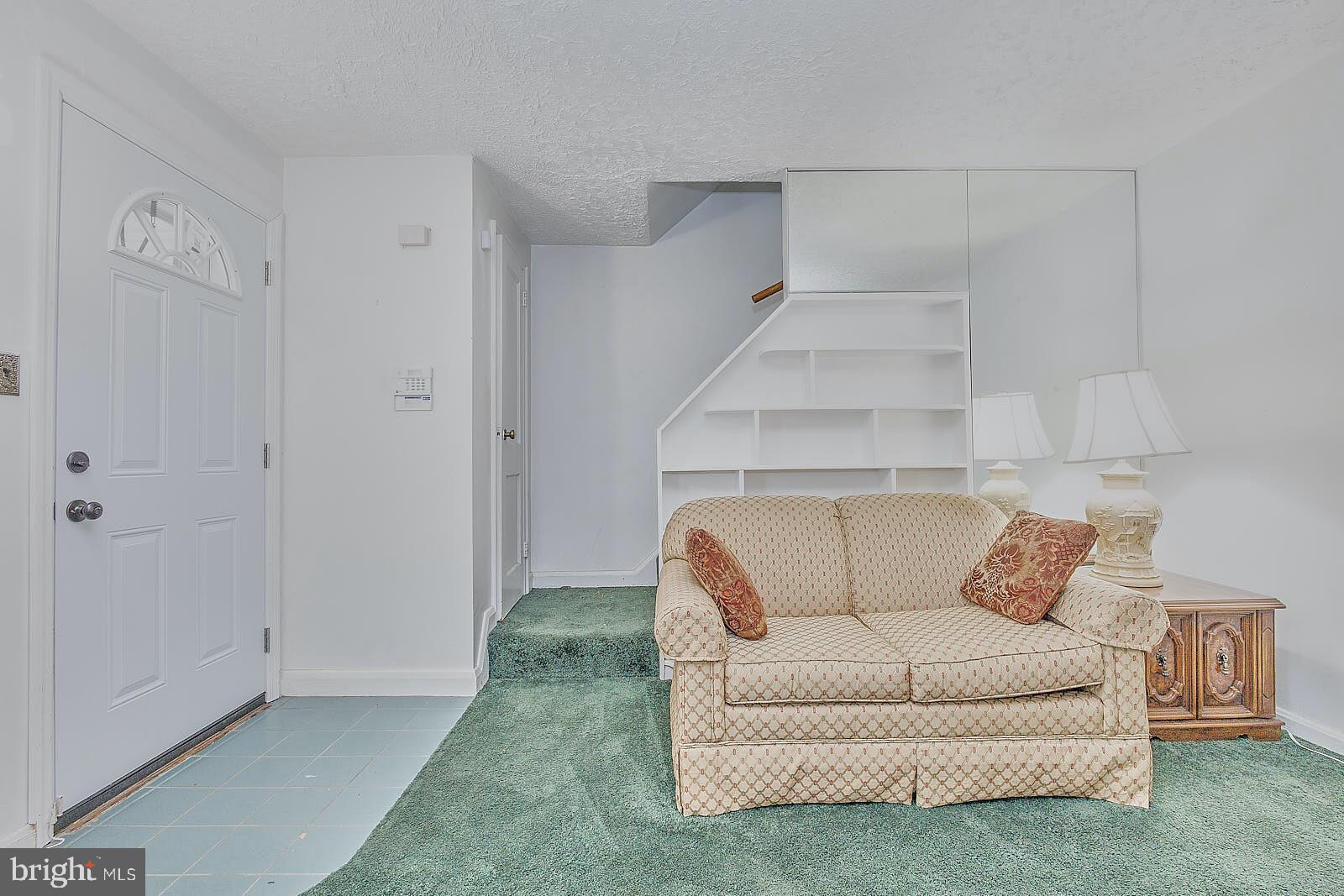 5562 Channing Road Baltimore, MD 21229 - Photo 6 of 43