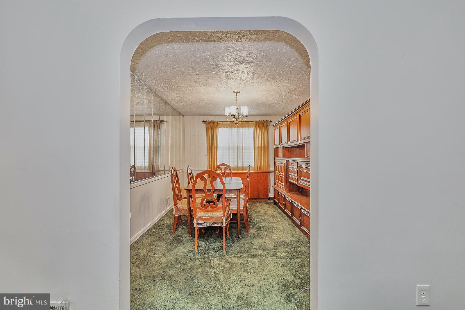 5562 Channing Road Baltimore, MD 21229 - Photo 7 of 43