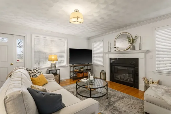 $795,000 | 12 Congress Street, Salisbury, MA 01952