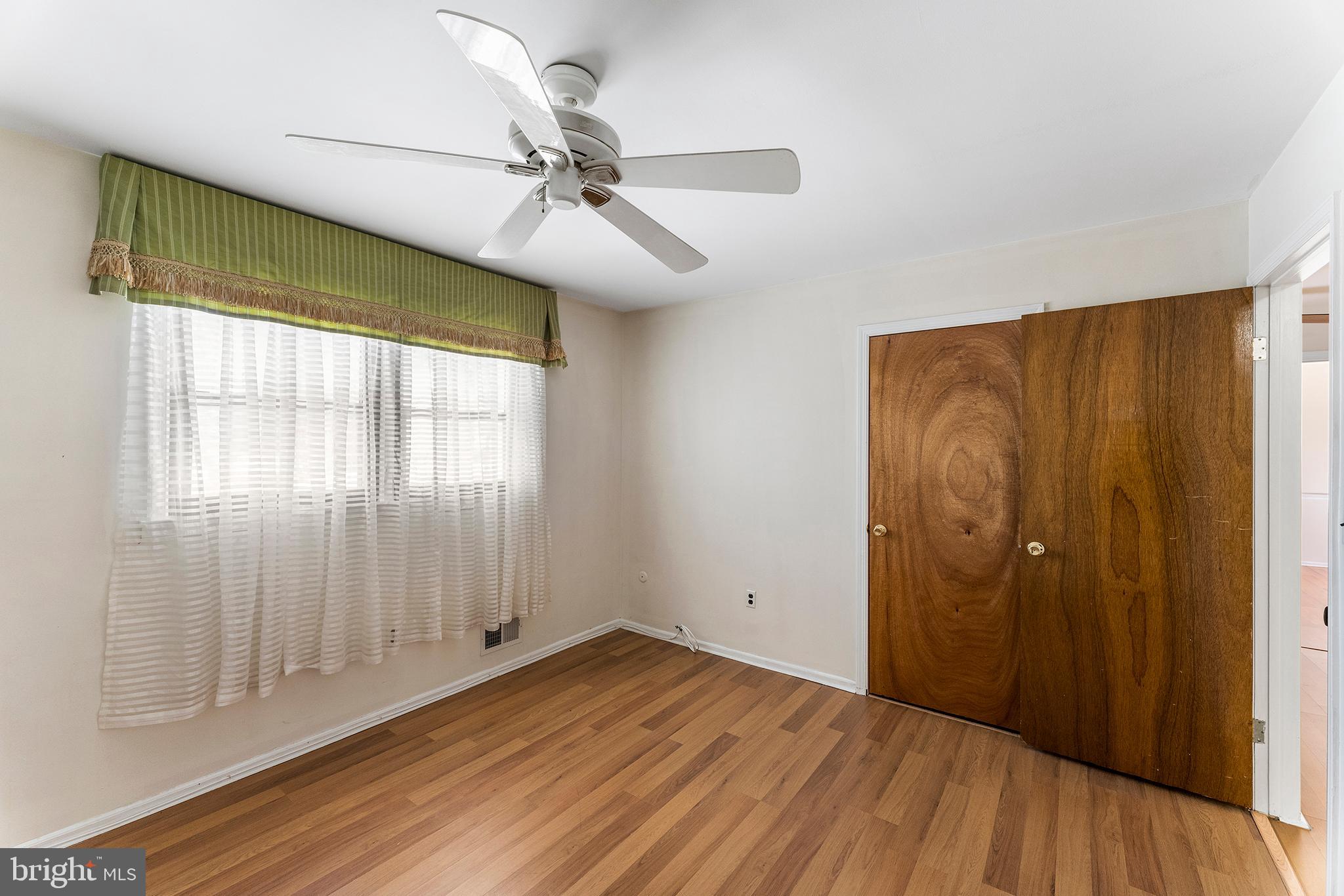 916 Edinburg Road Hamilton, NJ 08690 - Photo 14 of 28