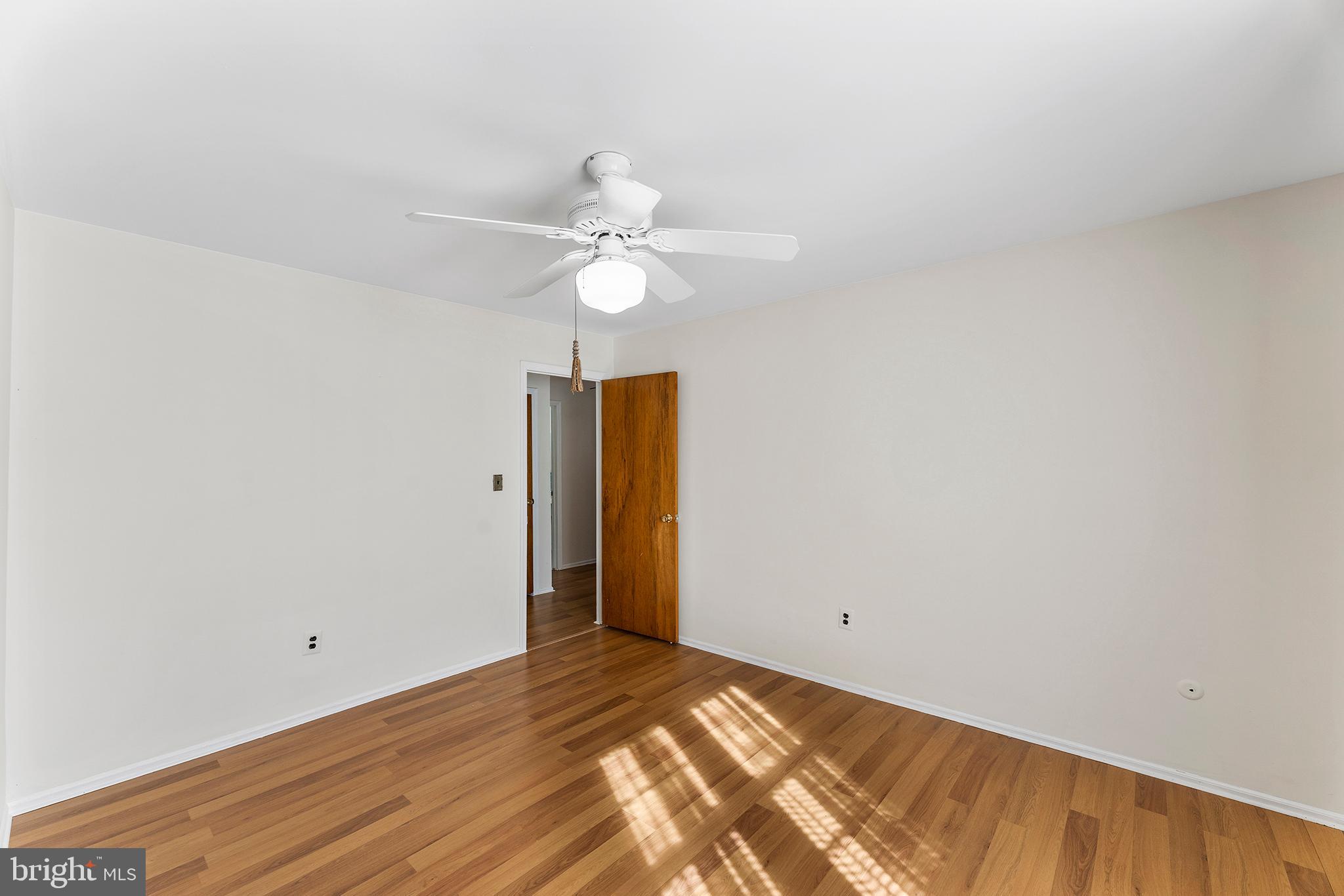 916 Edinburg Road Hamilton, NJ 08690 - Photo 16 of 28