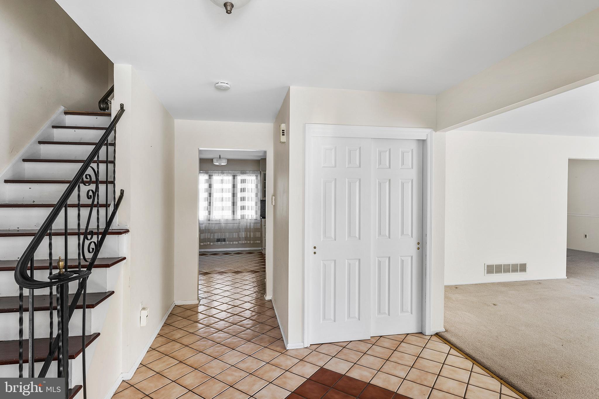 916 Edinburg Road Hamilton, NJ 08690 - Photo 5 of 28