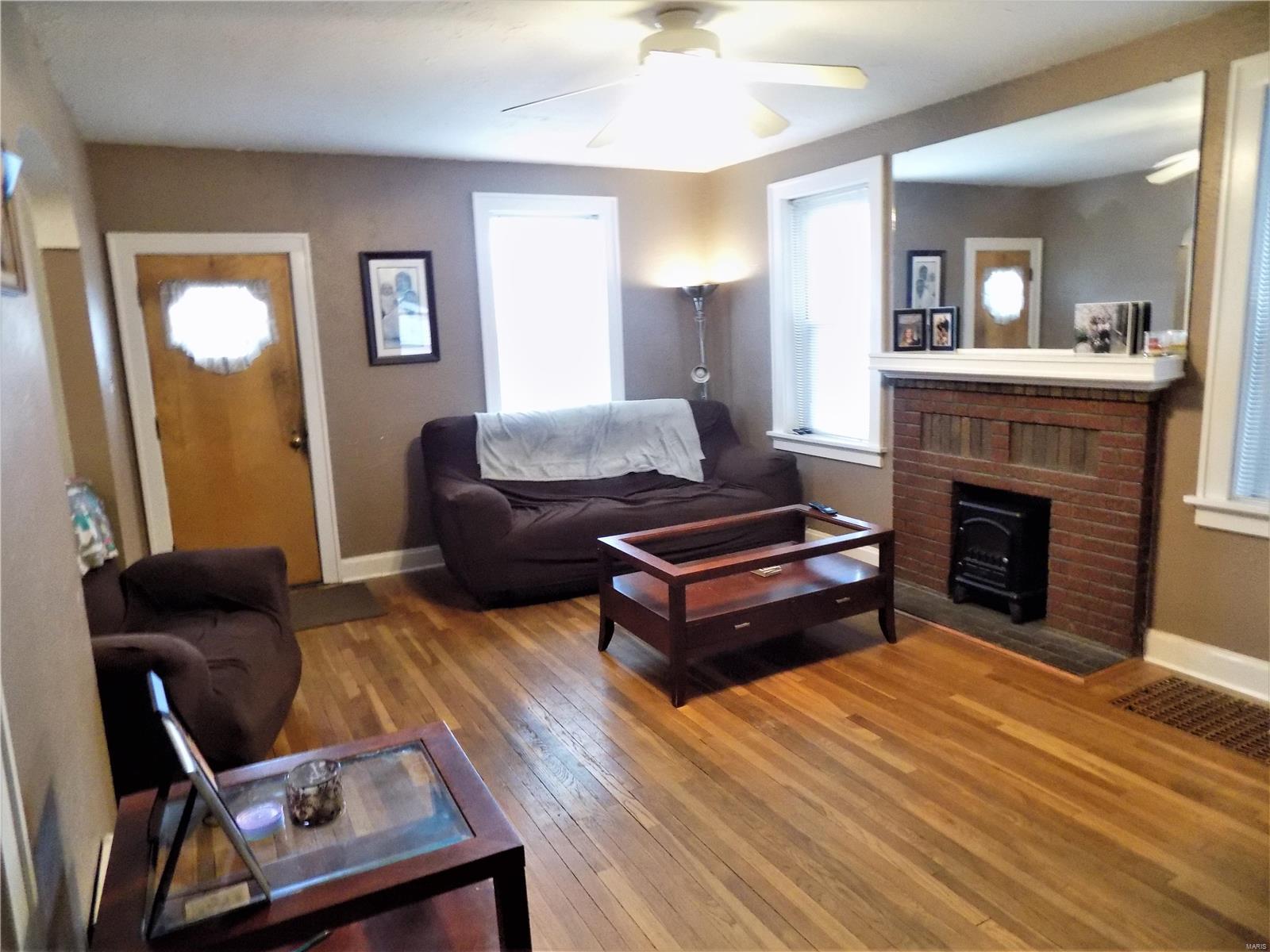 4939 Heege Road St. Louis, MO 63123 - Photo 5 of 33 Gallery Image 5