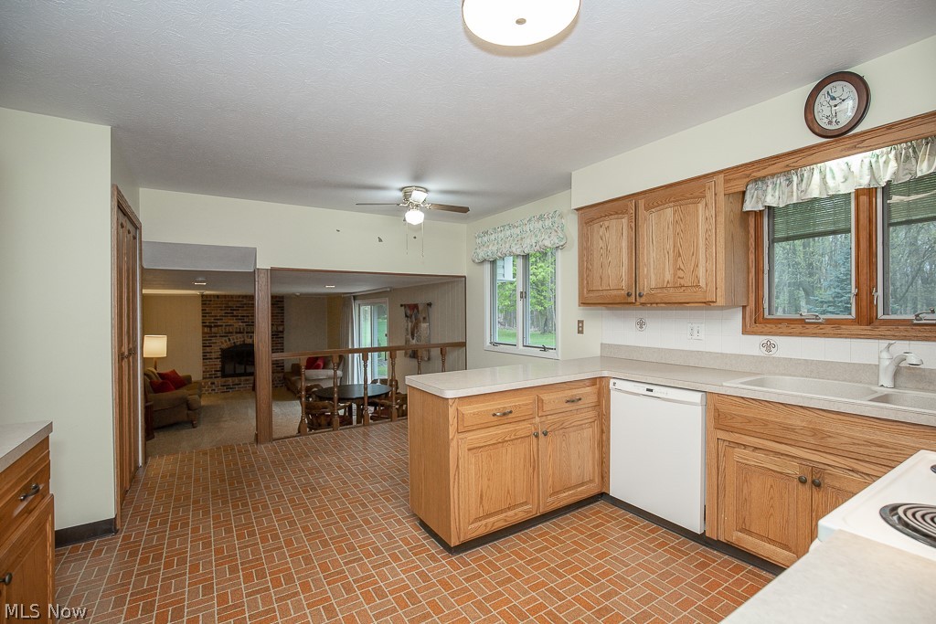 6311 Rousseau Drive Parma, OH 44129 - Photo 6 of 33