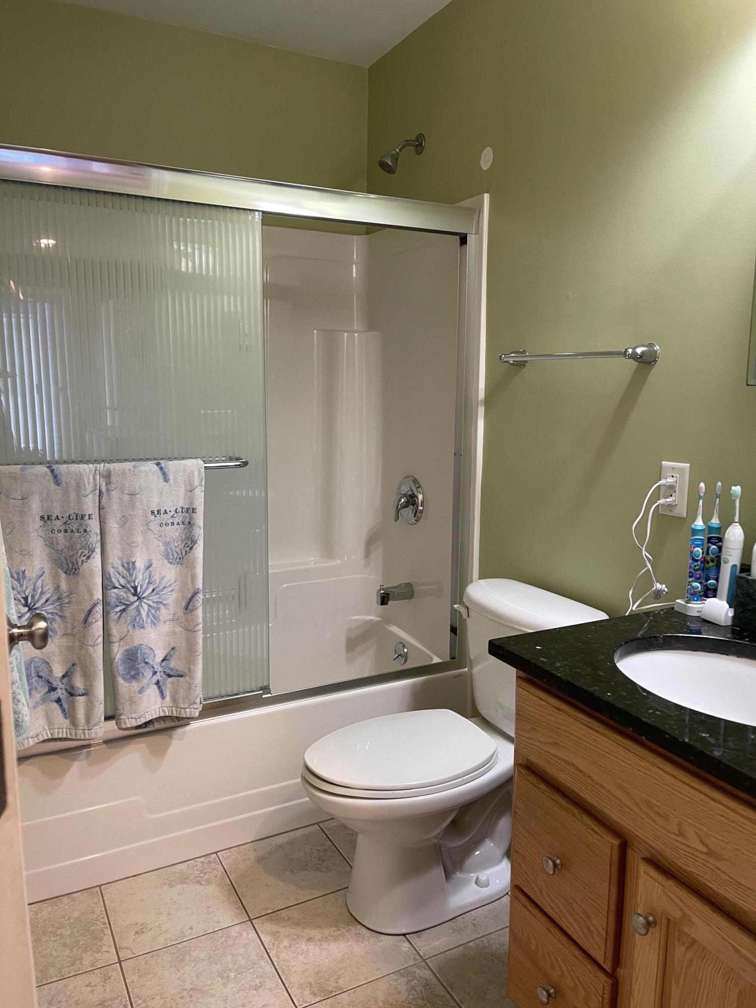 412 Post Road, Unit D2 Wells, ME 04090 - Photo 13 of 27 13. Bathroom