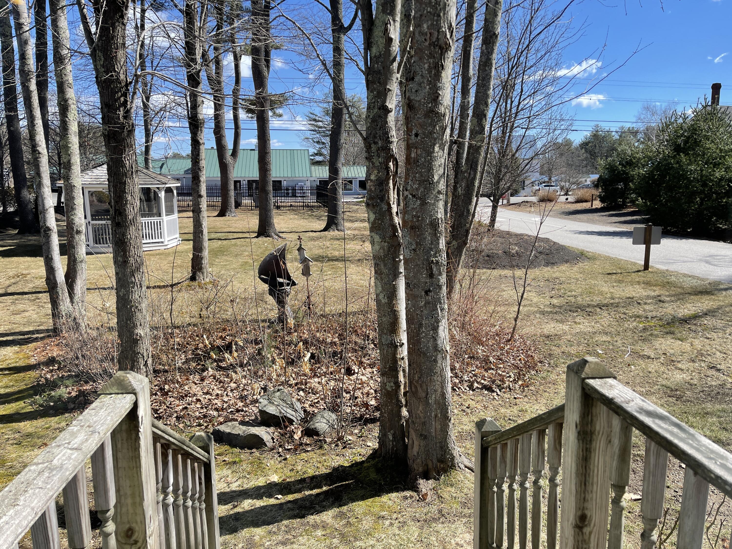 412 Post Road, Unit D2 Wells, ME 04090 - Photo 16 of 27 16. Front yard