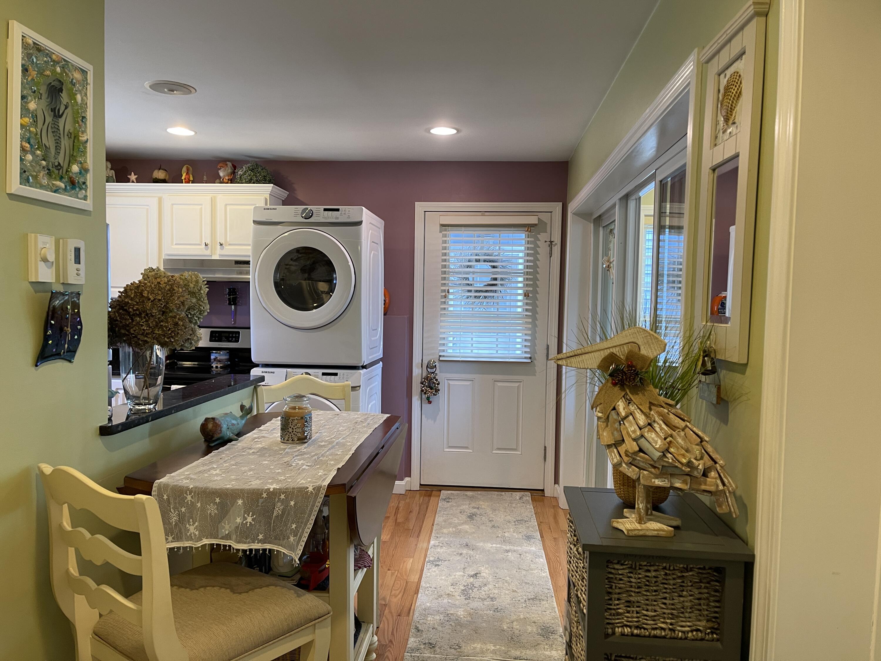 412 Post Road, Unit D2 Wells, ME 04090 - Photo 9 of 27 9. Entrance