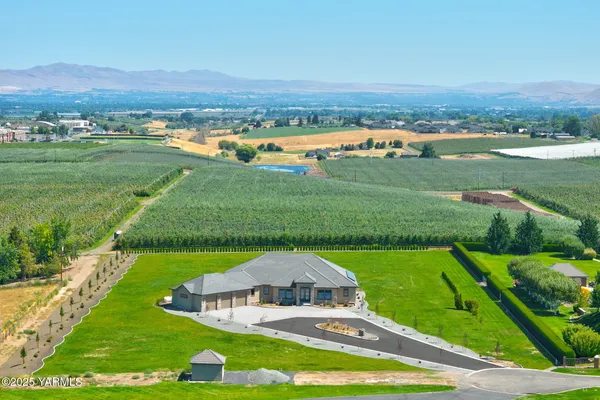 $1,850,000 | 10908 Wedgewood Heights Drive, Yakima, WA 98908