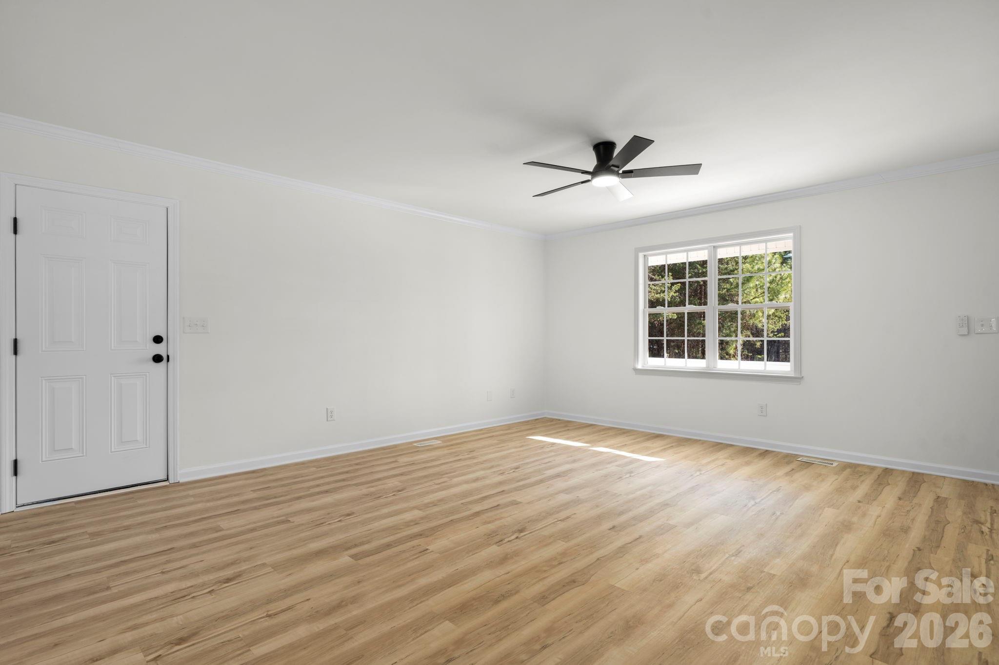 2109 Kyle Court Southeast Conover, NC 28613 - Photo 5 of 31