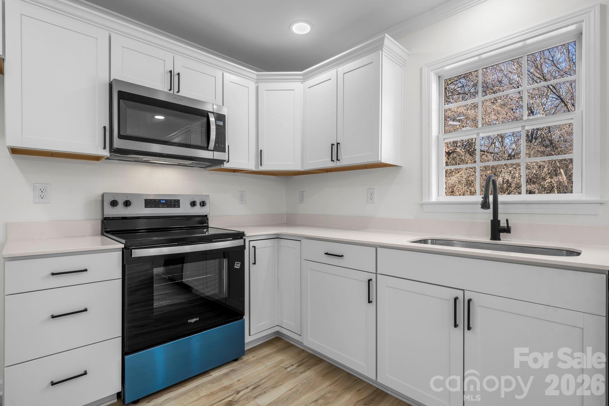 2109 Kyle Court Southeast Conover, NC 28613 - Photo 7 of 31