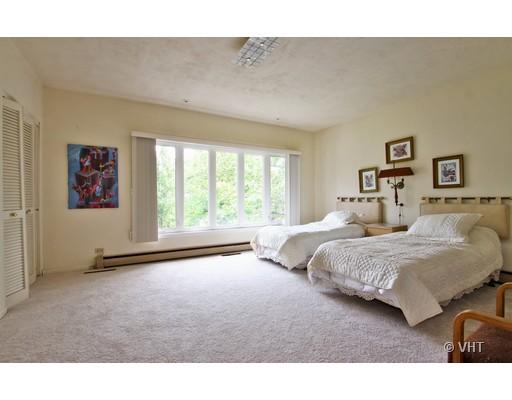 215 Columbia Avenue Park Ridge, IL 60068 - Photo 6 of 9 Gallery Image 6