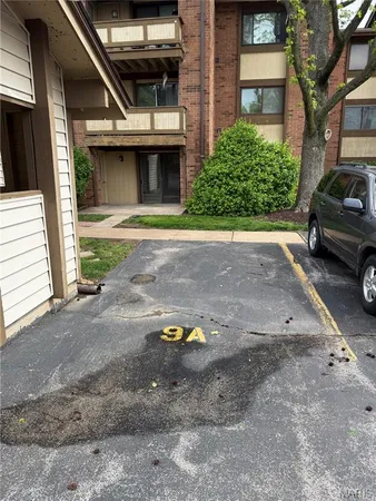 $129,000 | 9 Fairways Circle, Unit A, St. Charles, MO 63303
