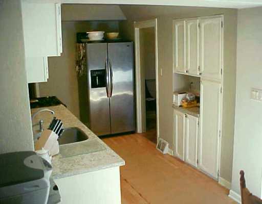 111 Delafield Road Aspinwall, PA 15215 - Photo 4 of 8 Kitchen.