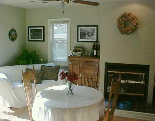 111 Delafield Road Aspinwall, PA 15215 - Photo 5 of 8 Den/Family/Great Room.