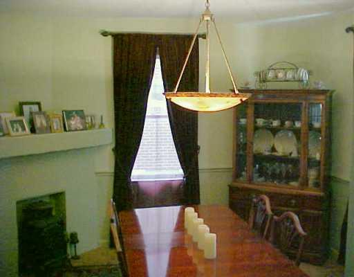 111 Delafield Road Aspinwall, PA 15215 - Photo 6 of 8 Dining Room.