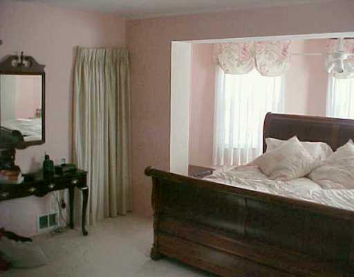 111 Delafield Road Aspinwall, PA 15215 - Photo 7 of 8 Master Bedroom.