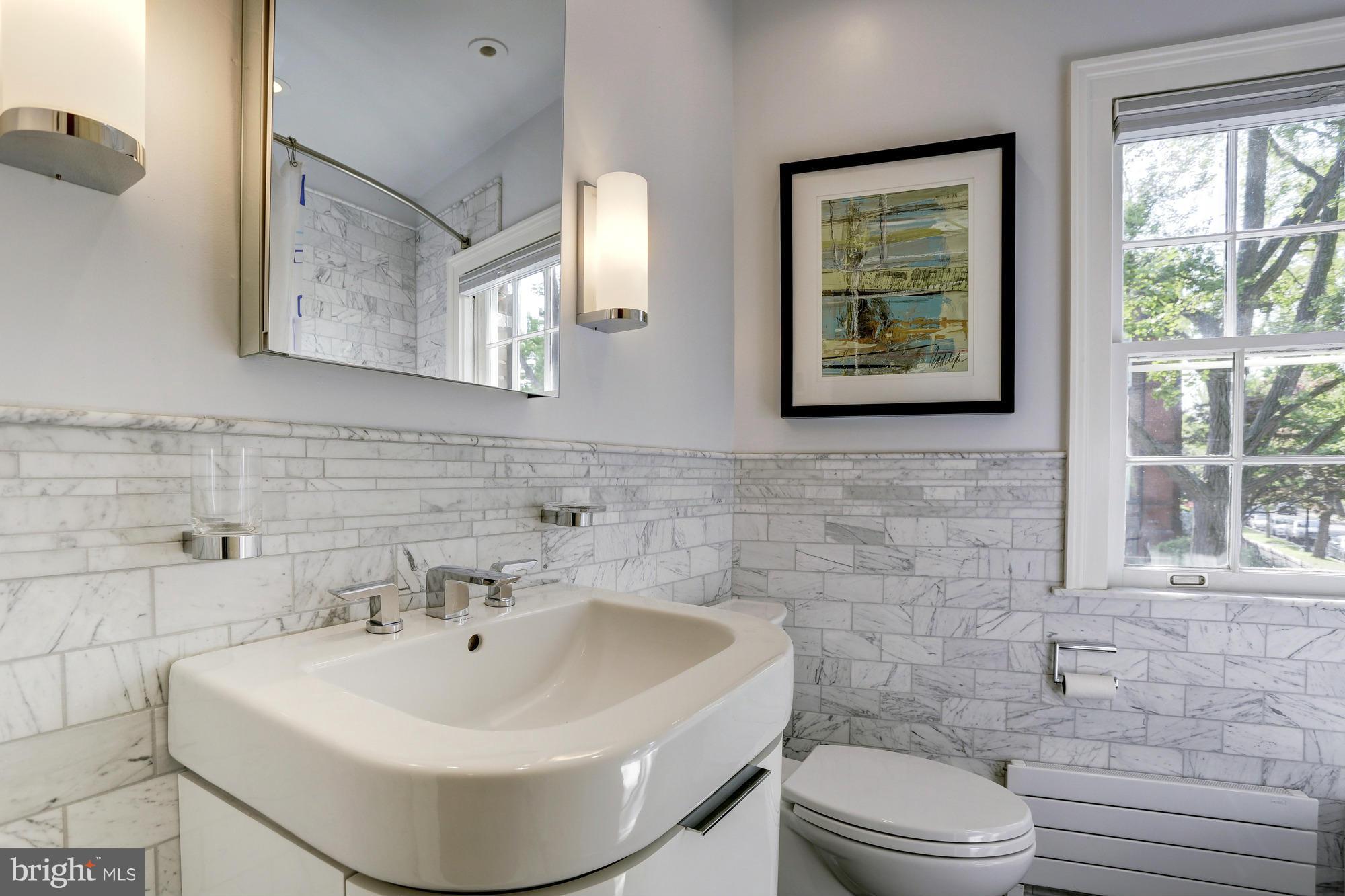 3048 R Street Northwest Washington, DC 20007 - Photo 8 of 10 Bath (Master)